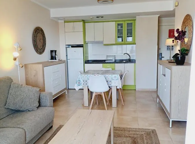 Esmeralda Seaview-suites 아파트 *