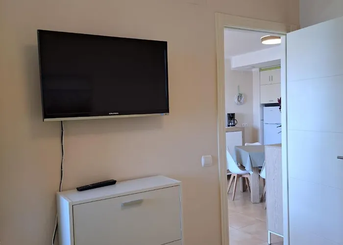아파트 Esmeralda Seaview-suites 칼페